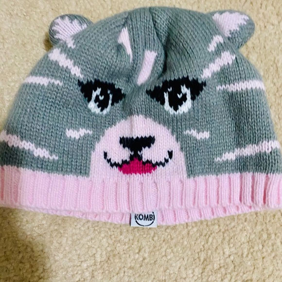 LOT branded Toddler Winter hats - Picture 4 of 4